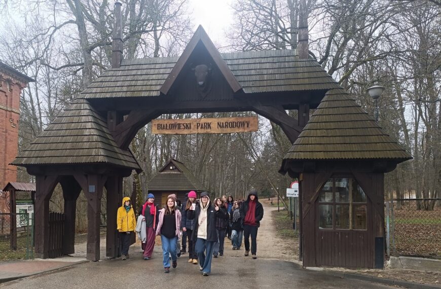 Międzyklasowy wyjazd do Białowieży i Hajnówki w ramach projektu „Liceum w Podkowie Leśnej – szkoła na medal”.